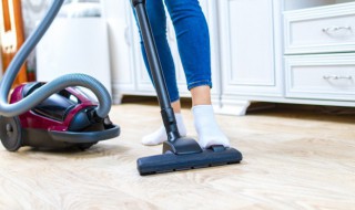 家里的地板怎么消毒(家里地板如何消毒)