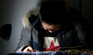 荷能组什么四字词语（荷可以组什么四字成语）