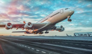 飞机上可以带多少行李 飞机上可以带多少行李一个人能带几个