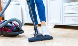 地板保养注意事项有哪些（地板的保养知识）