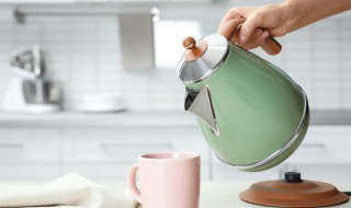 饮水机的热水是多少度（学校直饮水机的热水是多少度）