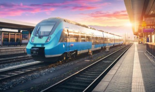 世界上第一条铁路诞生于哪个国家（世界上第一条铁路诞生于哪个国家和地区）