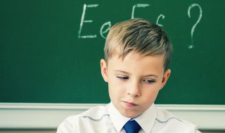 男孩取名锦轩代表什么意思（锦轩名字解析）