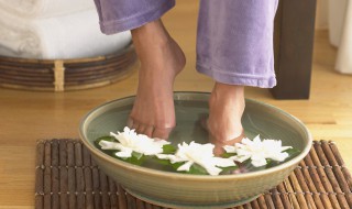 碘伏泡脚用冷水还是热水 碘伏泡脚用冷水还是热水多长时间