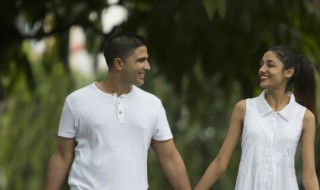 男友家里穷怎么办（家里人嫌男朋友家里穷怎么办）