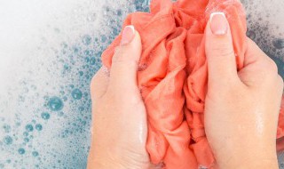 裤子褪色怎么解决 黑色裤子褪色怎么解决