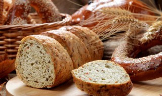 家庭烤箱做面包的简单方法 家常烤箱做面包的方法