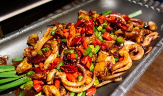 鱿鱼干用冷水泡还是热水泡 鱿鱼干用热水泡可以吗