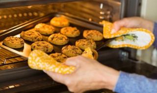 烤箱下管不红正常吗 烤箱上管发红下管不发红正常吗