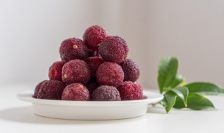 杨梅发霉了洗洗还能吃吗 杨梅发霉了还可以吃吗