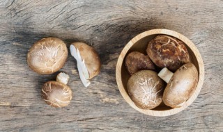 香菇煮熟是苦的能吃吗 香菇炖出来发苦还能吃吗