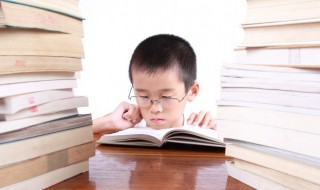 儿童书柜选购要注意什么(什么样的书柜比较适合儿童)