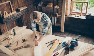 如何选择实木红酒柜 红酒柜用什么木材