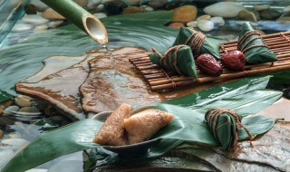 微波炉热粽子怎么热 微波炉热粽子怎么热用保鲜袋