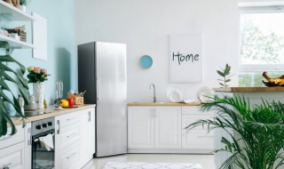 如何保养塑料家具（木质家具如何保养）