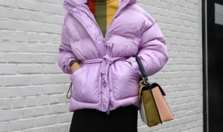 羽绒服如何正确清洗（羽绒服怎么正确清洗）