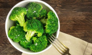 煮熟的西兰花放冰箱最多几天（熟的西兰花可以在冰箱里冷藏多久）