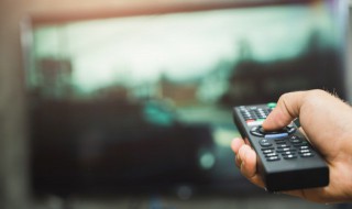 长虹电视怎么开机（长虹电视怎么开机步骤开关在哪）