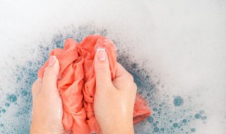 如何去除衣服上的顽固污渍 衣服上有顽固的污渍怎么洗