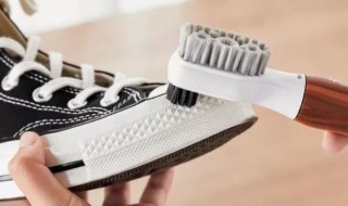 鞋子上的顽固油渍怎么去除 鞋子长久顽固油渍怎么去除