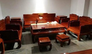 红木家具怎么分辨真假(红木家具的真假辨别)