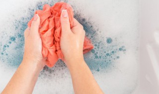 衣服茶渍用什么清洗干净 衣服茶渍怎么清洗