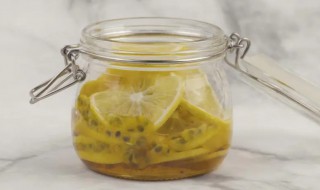 腌制的柠檬蜂蜜怎么上面有泡泡（腌制的柠檬蜂蜜怎么上面有泡泡呢）