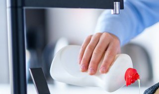 洗碗池下水道堵塞怎么疏通 洗碗池下水管堵塞怎么疏通?用疏通管道的水可以疏通吗