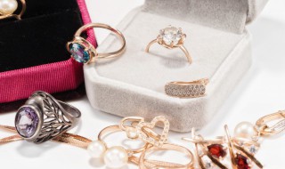 钻石戒指怎么看真假 戒指的钻石怎么看真假