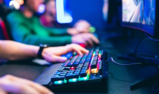 皮一点的游戏情侣名搞笑 皮一点情侣的游戏名字