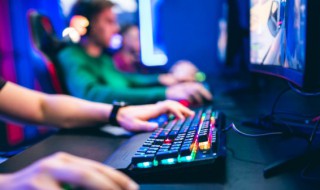 游戏情侣名字简短霸气两个字（游戏情侣名字简短霸气2个字）