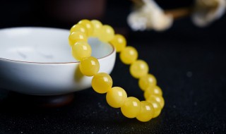 黄玉髓和蜜蜡的区别（蜜蜡属于黄玉吗）