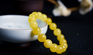 如何辨别蜜蜡（如何辨别蜜蜡烤色）