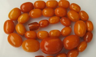 怎么辨别蜜蜡的真假（怎么辨别蜜蜡的真假或者好坏?）