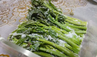 香椿怎么腌(香椿怎么腌制好吃怎么放的长)