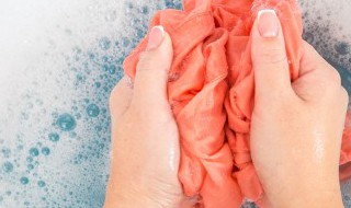 棉麻衣服油渍怎么洗掉 棉麻衣服上的油渍怎么去除小窍门