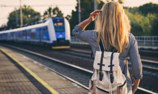 怎么查火车停在几站台 怎么查询火车停靠几站台