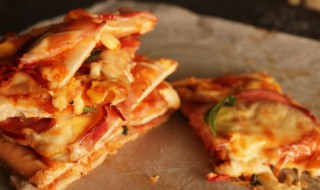 微波炉披萨饼皮的做法（微波炉面包披萨的做法窍门）