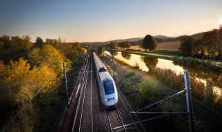 高铁晚点怎么获取赔偿（高铁晚点怎么要求赔偿）