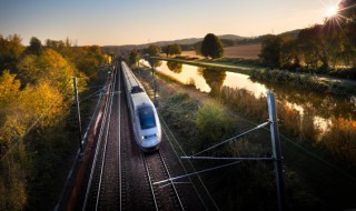 怎么网上订高铁票 如何在网上订高铁票?