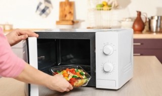微波炉的烧烤功能怎么用（微波烧烤炉功能的使用）
