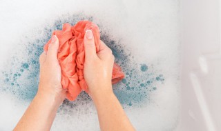 为什么洗涤剂能去除油污(洗涤剂去除油污是什么作用)