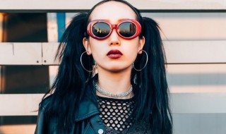 绵羊皮皮衣真假分辨（怎样分辨羊皮皮衣真假）