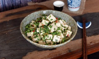 香椿煎豆腐的做法 香椿煎豆腐的做法大全窍门