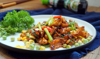 炒鸡腿肉的做法（青椒炒鸡腿肉的做法）