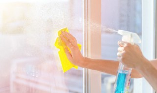 玻璃上有雾气怎么处理 玻璃上有雾怎么办