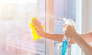 打了玻璃胶多久能用（打了玻璃胶多久能用水）