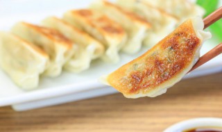 速冻饺子怎么煎不粘锅（冻饺子怎么煮不粘锅）