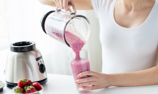 手动榨汁机怎么用（手动榨汁机怎么用图解）