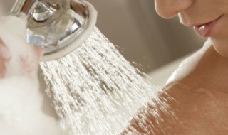 花洒怎么用（家用淋浴花洒怎么用）